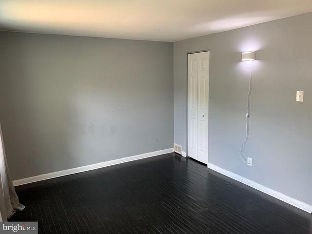 881 WEDGEWOOD DR, Lansdale, PA 19446