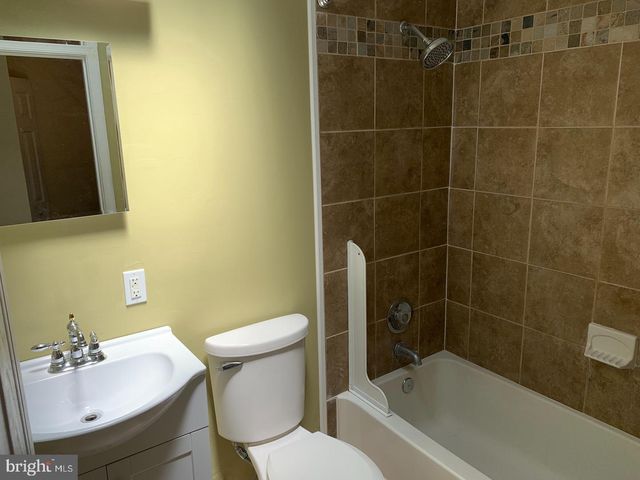 881 WEDGEWOOD DR, Lansdale, PA 19446
