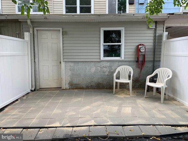 881 WEDGEWOOD DR, Lansdale, PA 19446