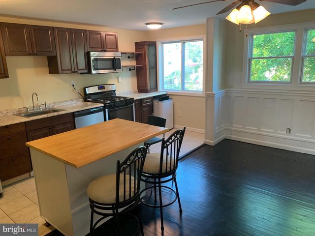 881 WEDGEWOOD DR, Lansdale, PA 19446