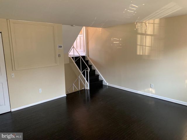881 WEDGEWOOD DR, Lansdale, PA 19446