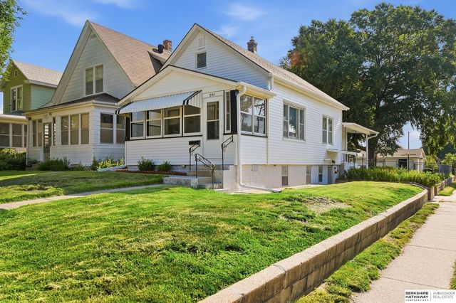 1955 S 11th Street, Omaha, NE 68108