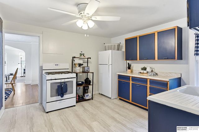 1955 S 11th Street, Omaha, NE 68108