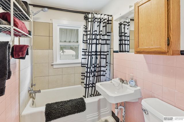 1955 S 11th Street, Omaha, NE 68108