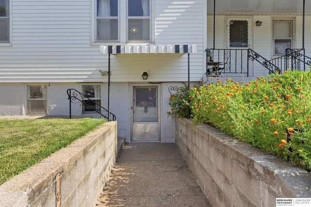 1955 S 11th Street, Omaha, NE 68108