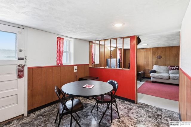 1955 S 11th Street, Omaha, NE 68108