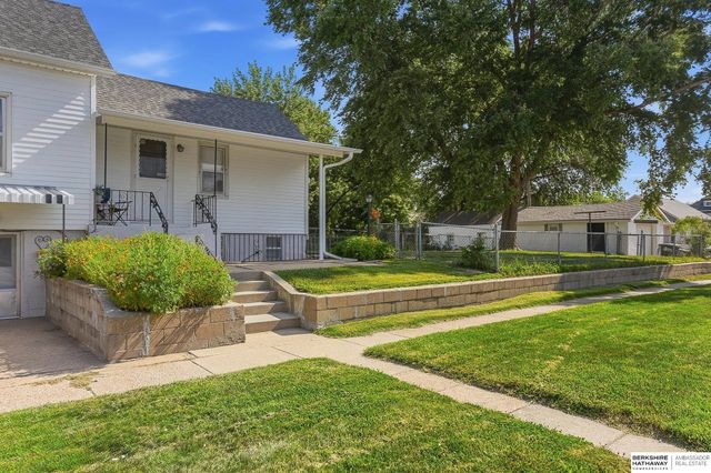 1955 S 11th Street, Omaha, NE 68108