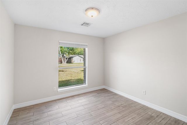 327 Windward Drive, League City, TX 77573