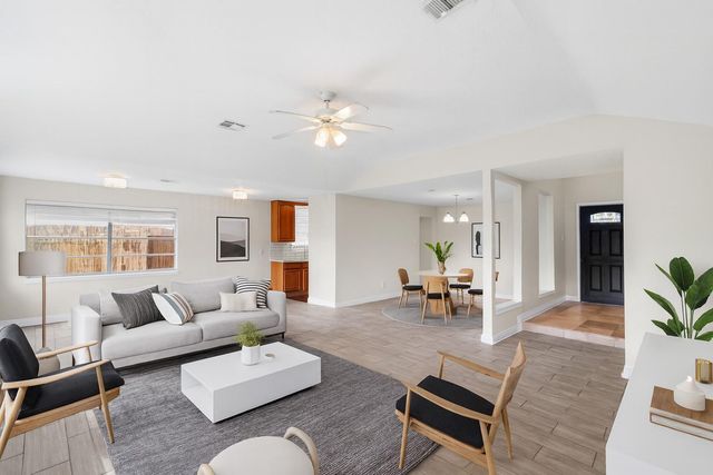 327 Windward Drive, League City, TX 77573