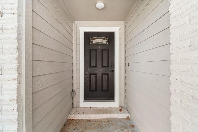 327 Windward Drive, League City, TX 77573