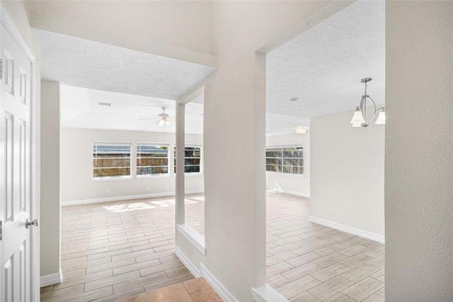 327 Windward Drive, League City, TX 77573