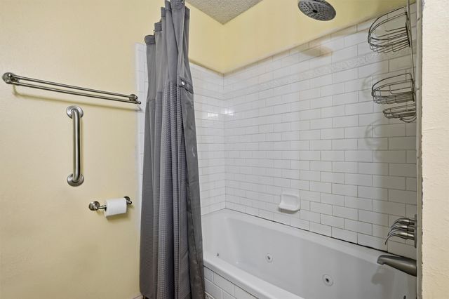 521 Mccraw Lane, Denison, TX 75021
