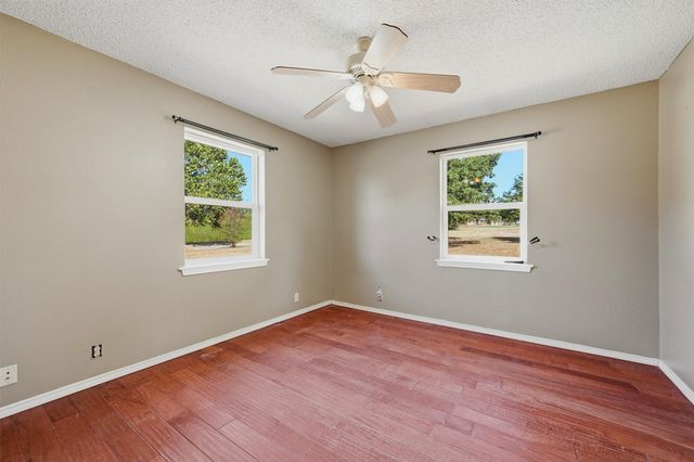 521 Mccraw Lane, Denison, TX 75021