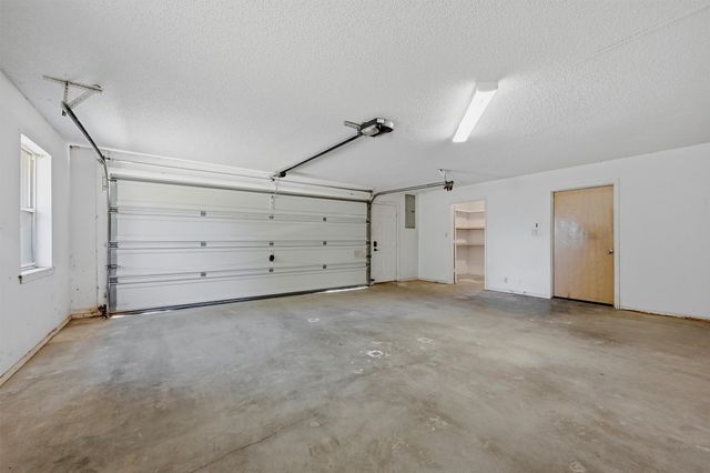 521 Mccraw Lane, Denison, TX 75021