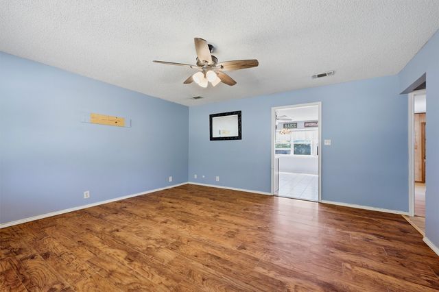 521 Mccraw Lane, Denison, TX 75021