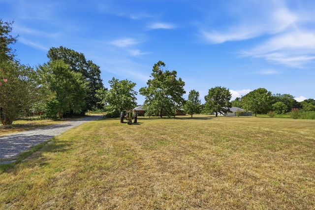 521 Mccraw Lane, Denison, TX 75021