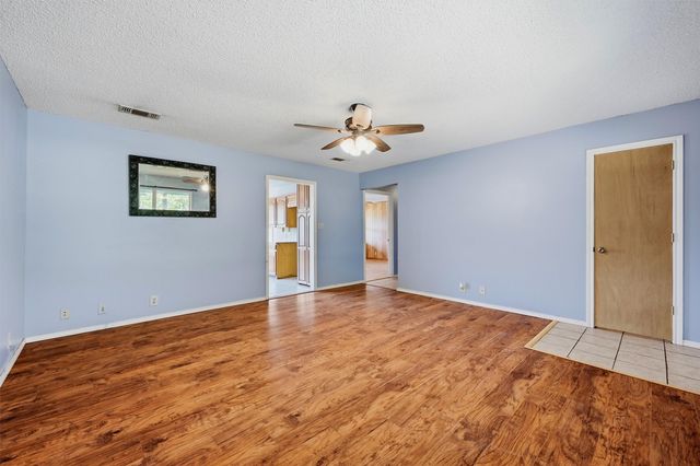 521 Mccraw Lane, Denison, TX 75021