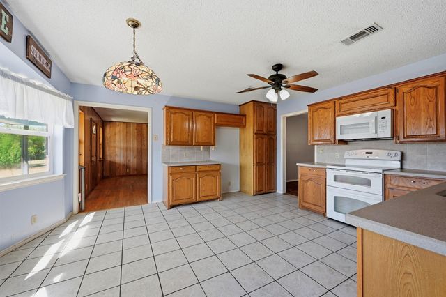 521 Mccraw Lane, Denison, TX 75021