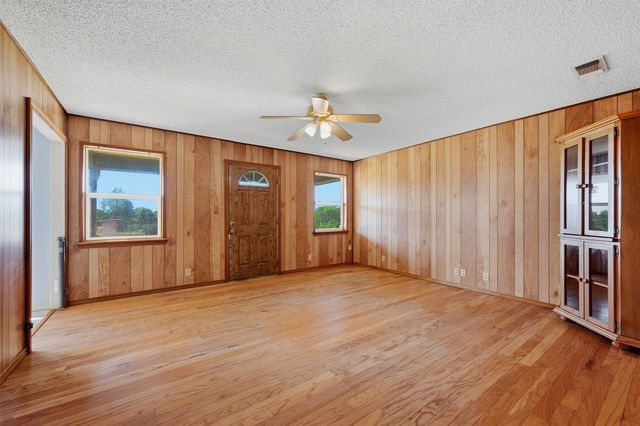 521 Mccraw Lane, Denison, TX 75021