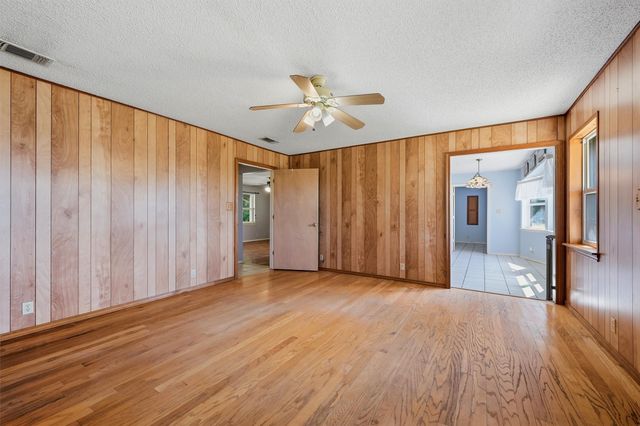 521 Mccraw Lane, Denison, TX 75021