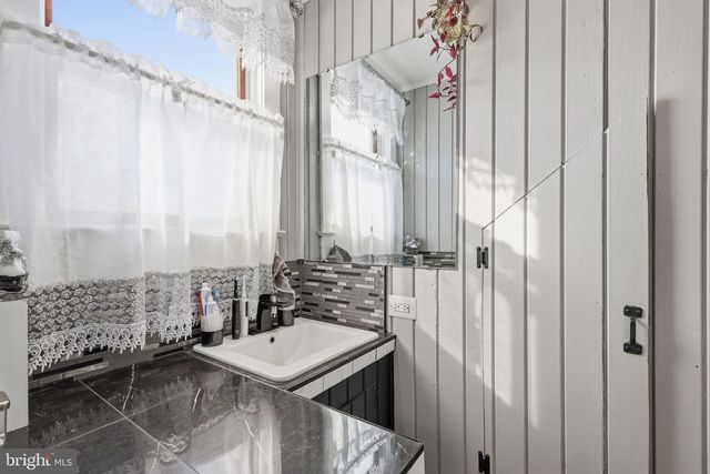 921--923 LYNDALE AVE, Trenton, NJ 08629