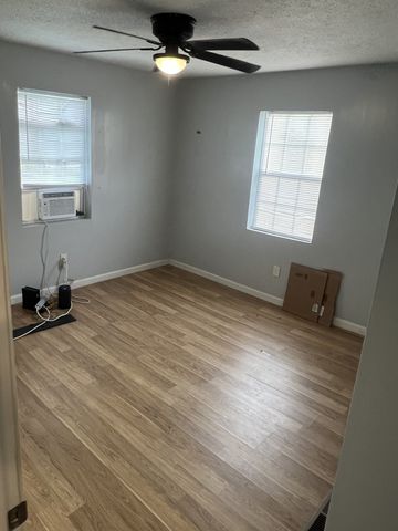 134 Liddon St, Jackson, TN 38301