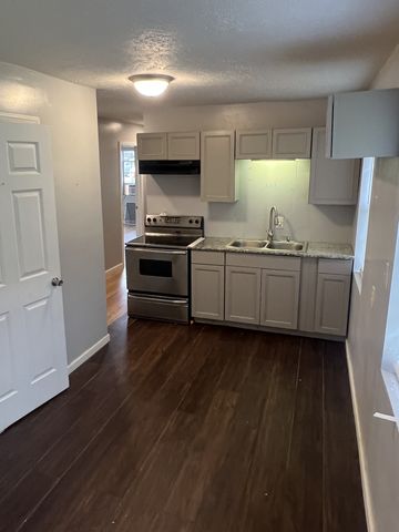 134 Liddon St, Jackson, TN 38301