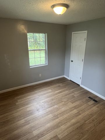 134 Liddon St, Jackson, TN 38301