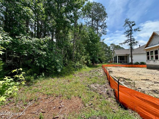 1462 Pinecroft Lane, Bolivia, NC 28422