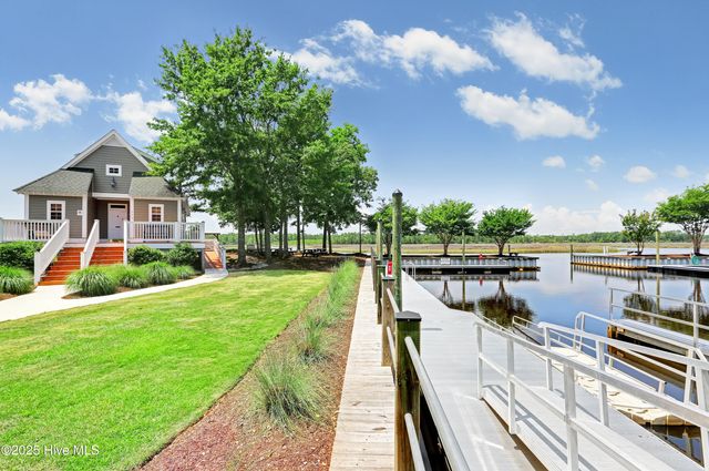 1462 Pinecroft Lane, Bolivia, NC 28422