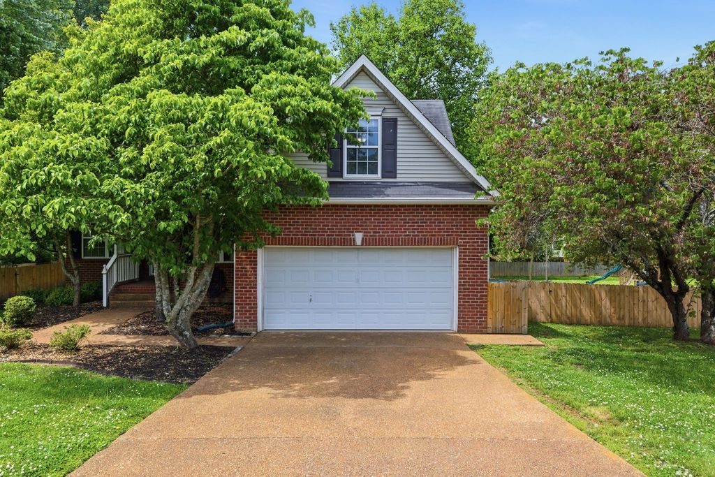 3403 McGee Cv, Thompsons Station, TN 37179
