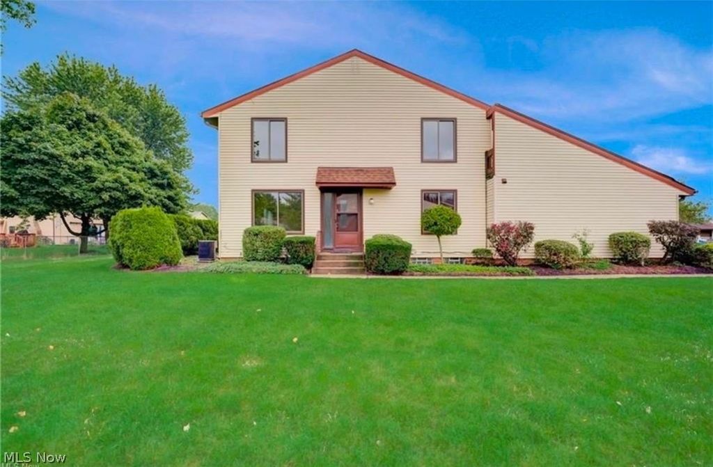 32663 Jefferson Drive 63, Solon, OH 44139