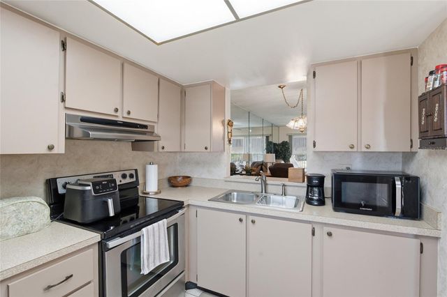 175 116TH AVENUE 206, Treasure Island, FL 33706