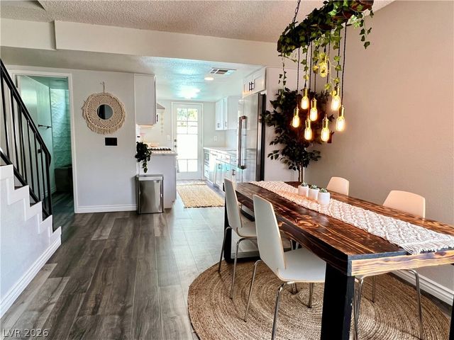 7716 Sparkle Avenue, Las Vegas, NV 89145