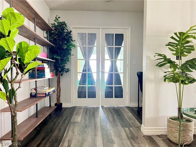 7716 Sparkle Avenue, Las Vegas, NV 89145