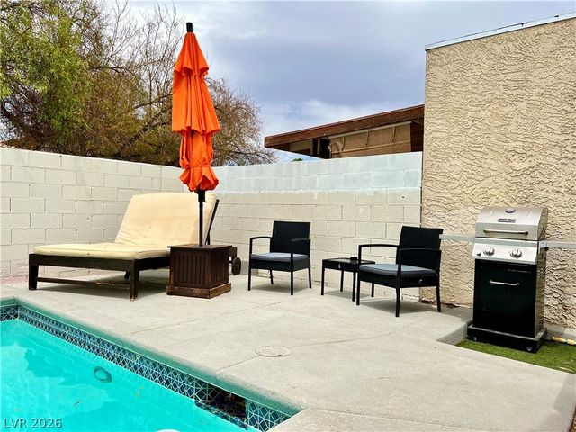 7716 Sparkle Avenue, Las Vegas, NV 89145