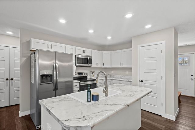 3425 TORINO LN, Columbia, MO 65202