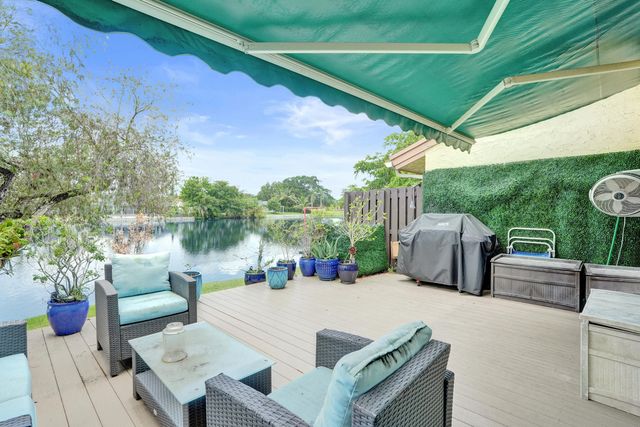 1122 NW 79th Drive, Plantation, FL 33322