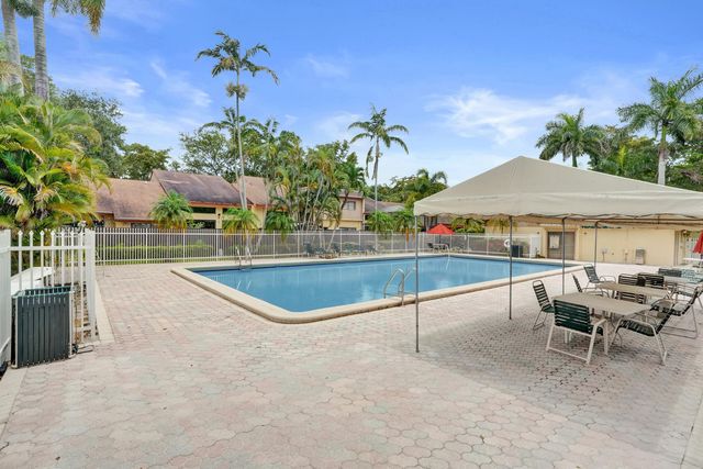 1122 NW 79th Drive, Plantation, FL 33322