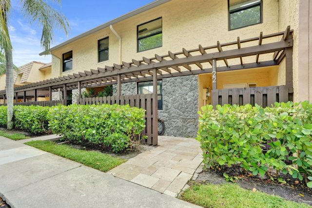 1122 NW 79th Drive, Plantation, FL 33322