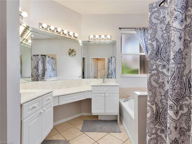 14484 Jekyll Island CT, Naples, FL 34119