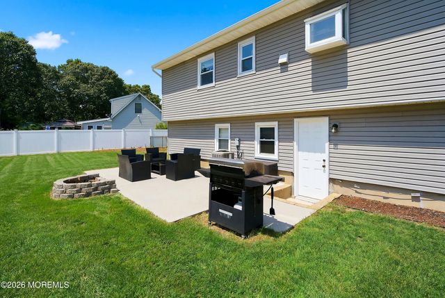 30 Almond Drive, Toms River, NJ 08753