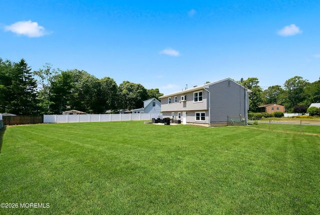 30 Almond Drive, Toms River, NJ 08753