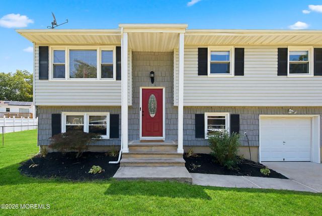 30 Almond Drive, Toms River, NJ 08753