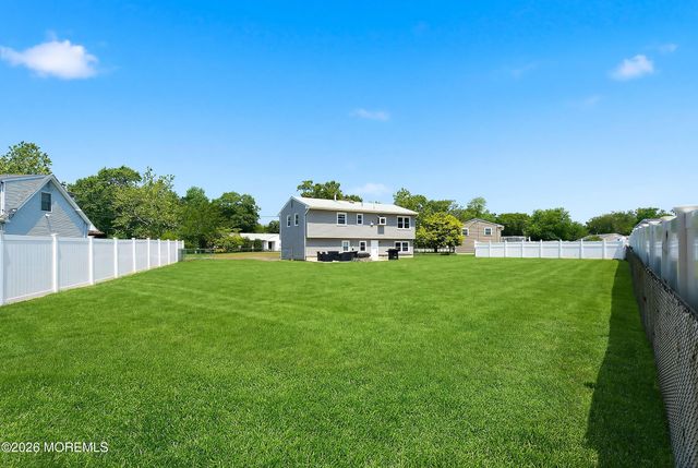 30 Almond Drive, Toms River, NJ 08753