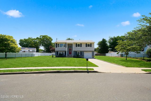 30 Almond Drive, Toms River, NJ 08753