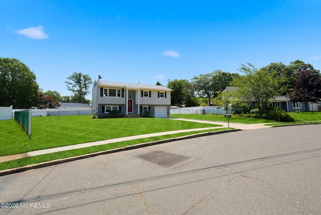 30 Almond Drive, Toms River, NJ 08753