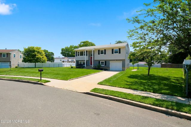 30 Almond Drive, Toms River, NJ 08753