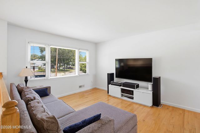 30 Almond Drive, Toms River, NJ 08753