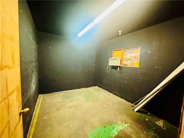 118 S Locust Street, Pittsburg, KS 66762